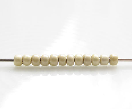 Image de Perles de rocailles japonaises, rondes, taille 11/0, Toho, galvanisé, aluminium doré, mat, PermaFinish